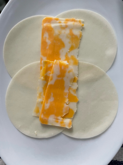 チーズたっぷり餃子の皮でスパイシーエンチラーダグラタン