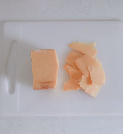スモークチーズとアスパラベーコンのキッシュ