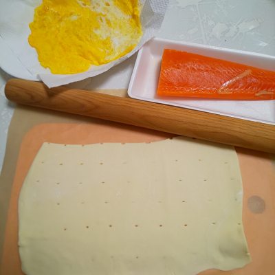 サーモンとチーズのパイ包み焼き