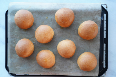 低糖質パンミックスで作る、シンプル丸パンとロールパン
