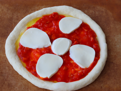 こねないで作る簡単マルゲリータピザ