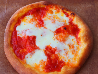 こねないで作る簡単マルゲリータピザ