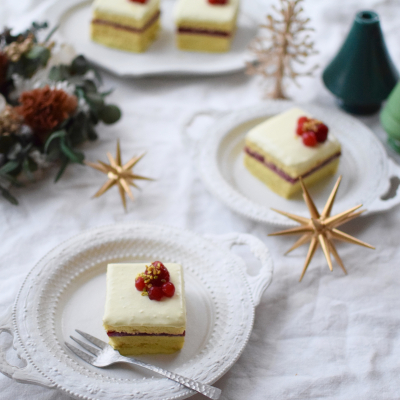クリスマスに♪ピスタチオとフランボワーズの2色ケーキ
