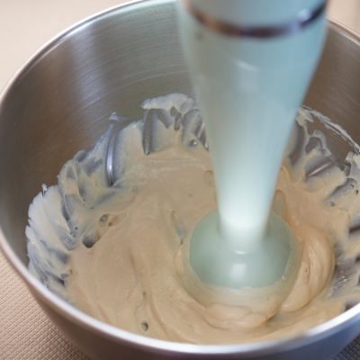 卵、生クリーム、小麦粉不使用で作る生チョコクッキーサンド