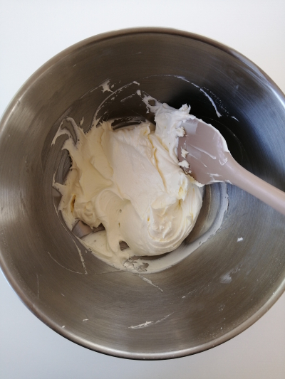 米粉でふんわりパウンドケーキ、アーモンドプードル使用