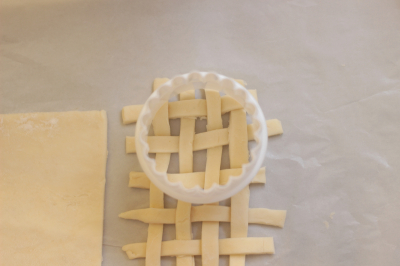 マフィン型で作るアップルパイ