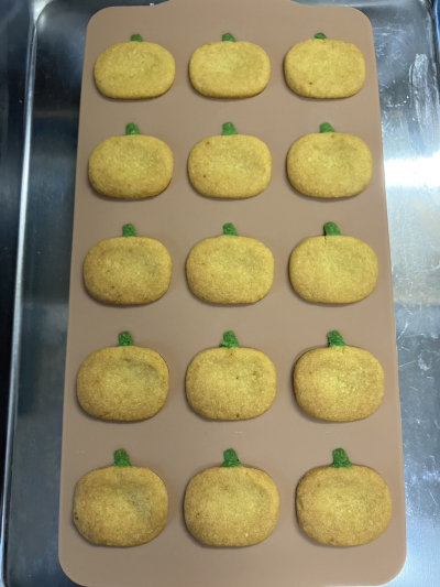 シリコンモールドで作るかぼちゃクッキー