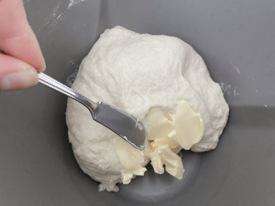 クリームチーズの明太子ロールパン