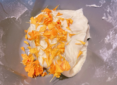 マリーゴールドパン〜オレンジクリームチーズ