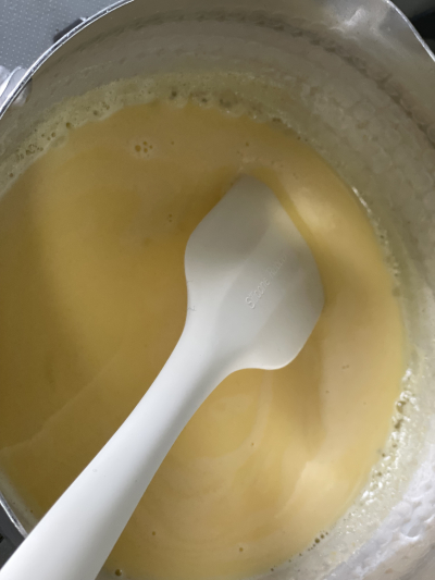 レモンカスタードシフォンケーキ《グルテンフリー》米粉カスタードクリームにレモン果汁を加えたらトロトロクリームに変身！！