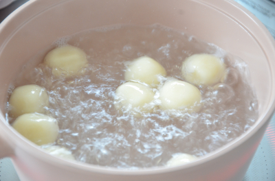 白玉粉で作る簡単瓶入り団子(みたらし・こし餡・抹茶餡・苺餡)
