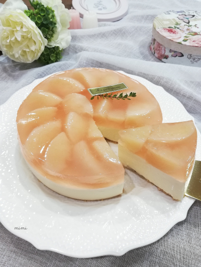 キラキラ✩.*˚トゥルン♪ゴロッと桃のレアチーズケーキ【動画あり】