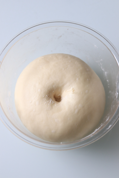 プラントベースのひとくちりんごクリームパン