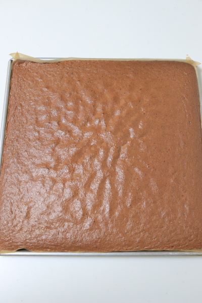 チョコロールケーキ
