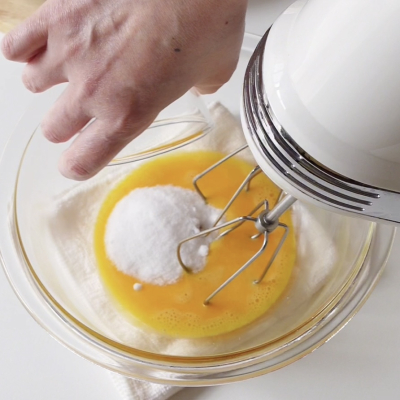 ホイップクリームで作るフラワーカップケーキ