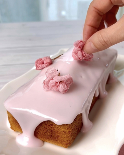 \ しっとりふわふわ / 米粉の桜パウンドケーキ