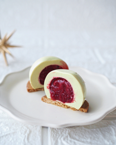 クリスマスに☆オーナメント風ピスタチオチーズケーキ