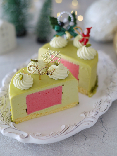 ピスタチオムースのクリスマスケーキ